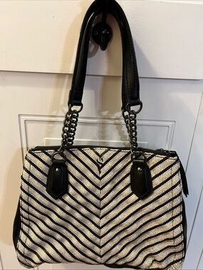 Simply Vera Vera Wang Black White Cream Chevron Bag